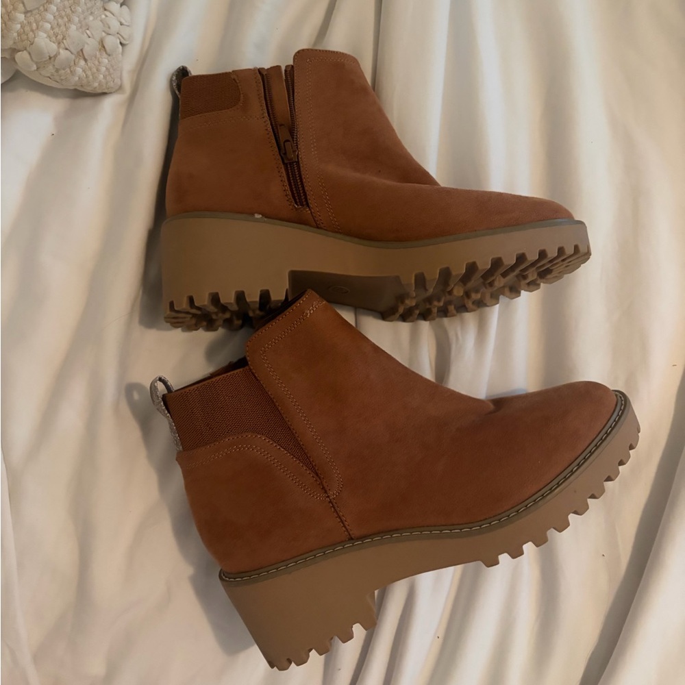Tan suede chunky platform boots